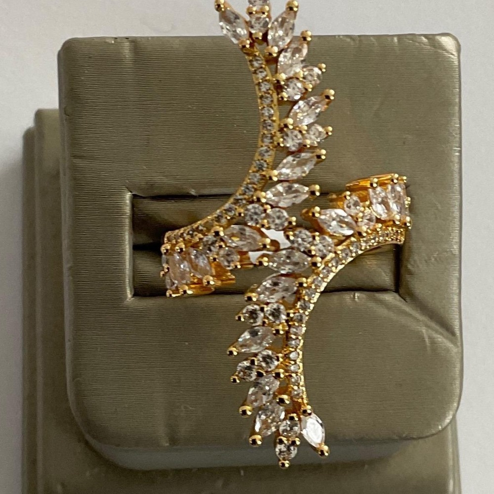 Ring Gold Tone Marquise Cubic Zirconia Statement Bypass Style New - Picture 5 of 5